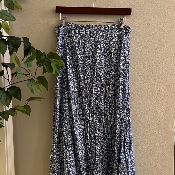 Mid rise split leg skirt - Picture 2 of 3